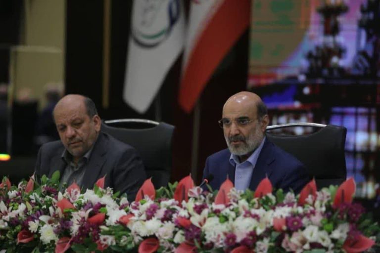 دکتر علی عسکری در همایش فصلی مدیران گروه صنایع پتروشیمی خلیج‌فارس:هدف ما تحقق تولید ۵۸ میلیون تن محصول در سال ۱۴۰۸ است/ هلدینگ خلیج‌فارس امسال به رکورد فروش ۵۰۹ هزار میلیاردتومانی می‌