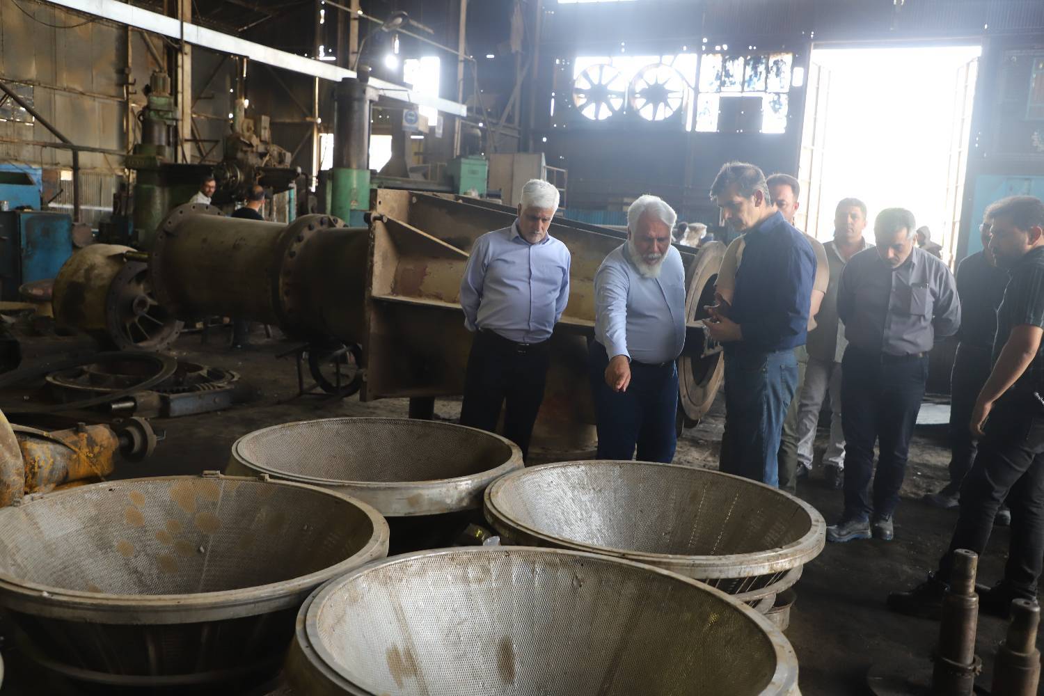 بازدید میدانی مدیرعامل شرکت کشت و صنعت نیشکر هفت‌تپه از آخرین روند اورهال در حوزه صنعت این شرکت