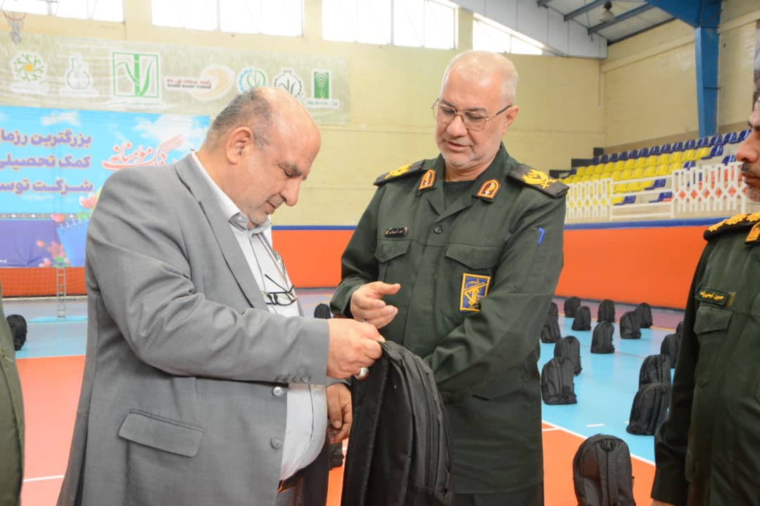 توزیع ۸ هزار کیف و بسته نوشت‌افزار میان دانش‌آموزان نیازمند مناطق همجوار نیشکر