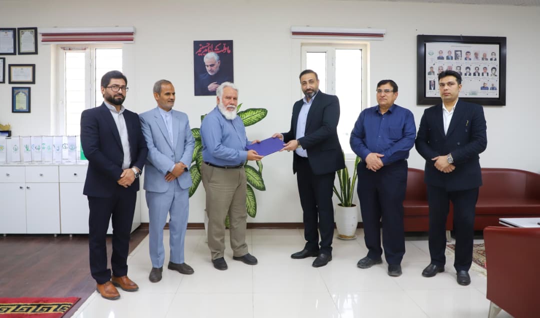 تجلیل مدیر آموزش و پرورش شوش از مدیرعامل شرکت کشت و صنعت نیشکر هفت‌تپه