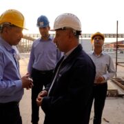 در جریان بازدید از واحد آروماتیک؛ گفت‌ وگوی رودررو و صمیمی مدیرعامل پتروشیمی بندرامام با کارکنان