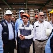 بازدید میدانی معاون وزیر نفت از واحدهای ازکارافتاده پتروشیمی بندر امام