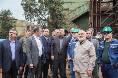 سید محمد اتابک، وزیر صنعت، معدن و تجارت پس از بازدید از بخش‌های تولیدی آسیب دیده شرکت فولاد خوزستان