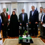 از بلاتکلیفی تا اطمینان‌بخشی؛ وزیر ارشاد: موضوع آگهی‌های دولتی انجام می‌شود و جای نگرانی نیست