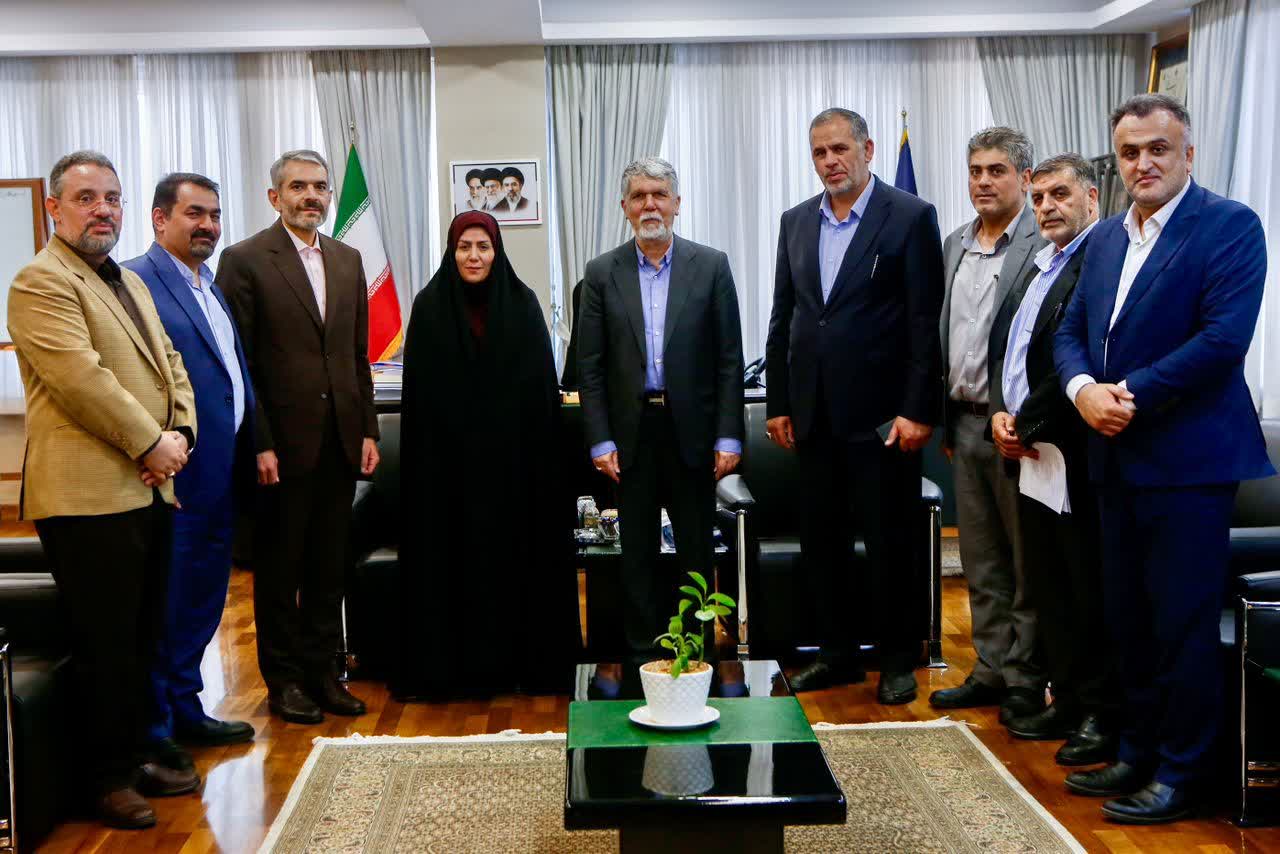 از بلاتکلیفی تا اطمینان‌بخشی؛ وزیر ارشاد: موضوع آگهی‌های دولتی انجام می‌شود و جای نگرانی نیست